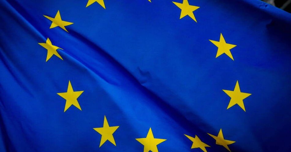 zdjęcie: Sondaż „SE”: 69 proc. badanych przeciwnych polexitowi; 70 proc. nie chce przyjęcia euro / epa07959205 Flagi europejskie powiewają na wietrze przed Komisją Europejską w Brukseli, Belgia, 30 października 2019 r. EPA/STEPHANIE LECOCQ
Dostawca: PAP/EPA.