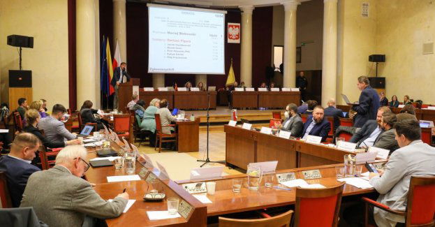 Rada Warszawy przyjęła uchwałę wprowadzającą w stolicy Strefę Czystego Transportu
