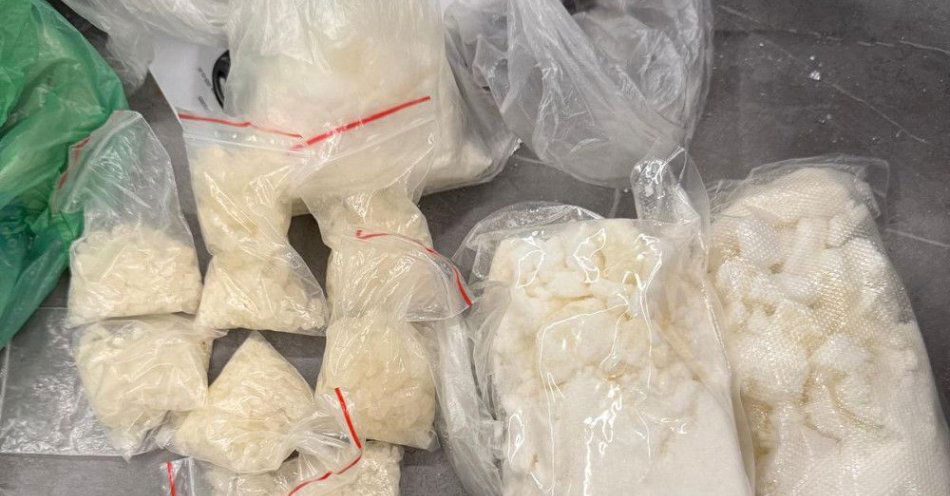 zdjęcie: Ponad 1,5 kg narkotyków zabezpieczone w Wołominie / fot. KPP w Wołominie Zabezpieczone przez policjantów środki odurzające
