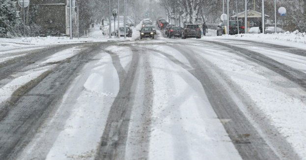 Ponad 900 interwencji straży pożarnej w związku z opadami śniegu