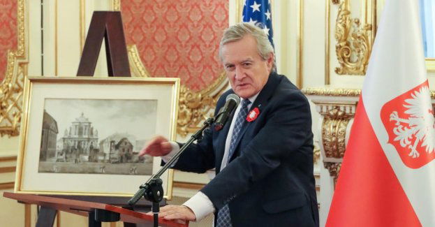 Minister Gliński zaprezentował odzyskane XVIII-wieczne akwarele Z. Vogla utracone podczas II wojny światowej