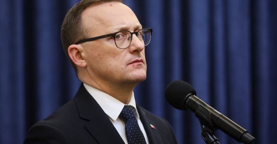 zdjęcie: Leśkiewicz: prezydent wrócił do kraju z wizyty we Włoszech / Warszawa, 08.01.2026. Rzecznik prezydenta RP Rafał Leśkiewicz na briefingu prasowym w pałacu Prezydenckim w Warszawie, 8 bm. Konferencja dot. sytuacji w rolnictwie oraz prezydenckiego projektu ustawy „Ochrona polskiej wsi”. (jm) PAP/Leszek Szymański
