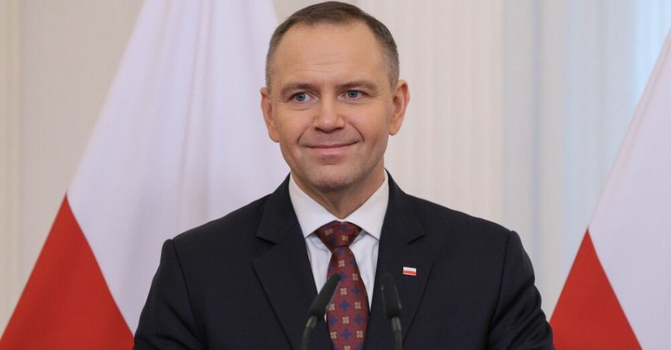 zdjęcie: Prezydent: na dziś nie ma problemu z chętnymi do Wojska Polskiego / Ryga, Łotwa, 11.12.2025. Wizyta robocza Prezydenta RP w Republice Łotewskiej. Prezydent RP Karol Nawrocki podczas wspólnej konferencji prasowej z prezydentem Łotwy Edgarsem Rinkevicsem, po spotknaniu w Rydze, 11 bm. Prezydent Nawrocki jest z jednodniową wizytą na Łotwie. (aldg) PAP/Paweł Supernak