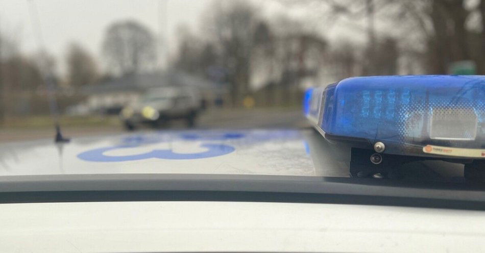 zdjęcie: 17 latek uczył się prowadzić auto w Darłowie właścicielka ukarana / fot. KPP w Sławnie