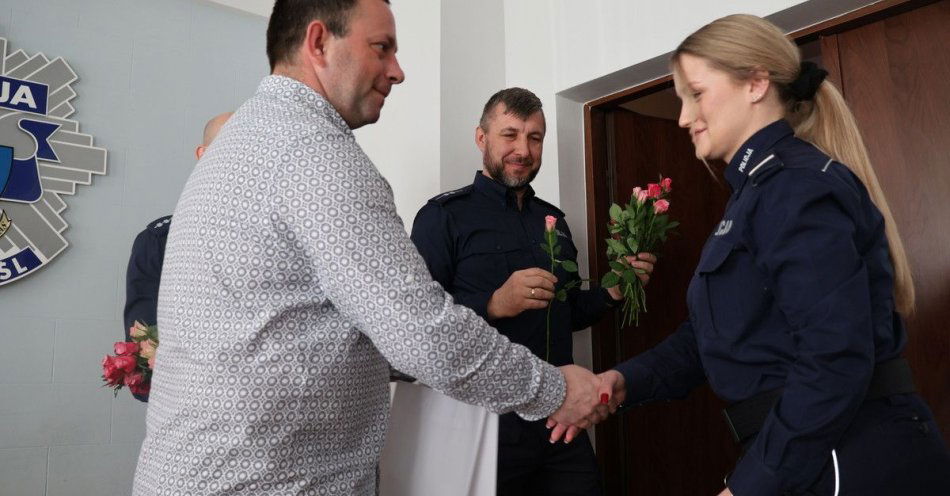 zdjęcie: Kobiety świętowały Dzień Kobiet w przemyskiej komendzie / fot. KMP w Przemyślu