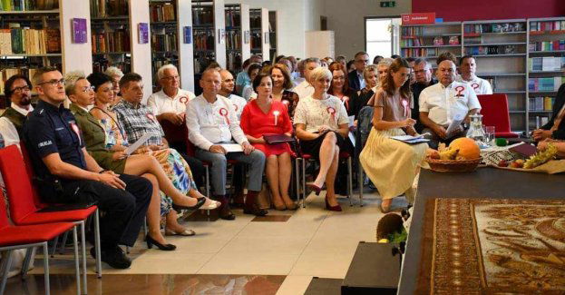 Dąbrowski dzielnicowy włączył się w Narodowe Czytanie