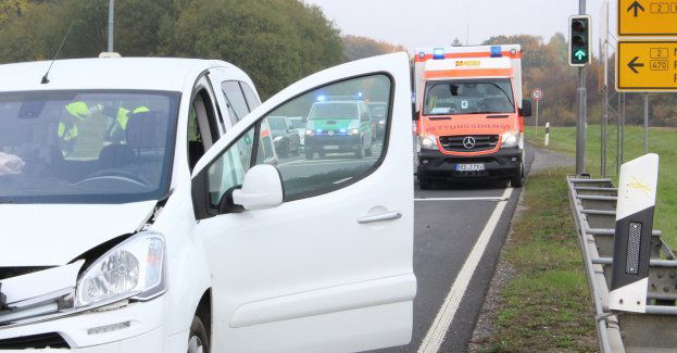 Dwie osoby ranne w wypadku w Kalmuzach; dk 55 jest zablokowana