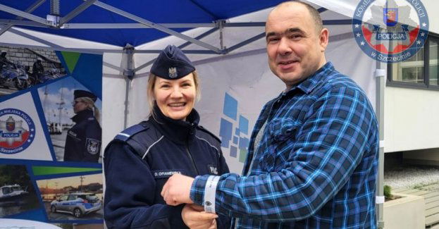 Polsko-Niemieckie Dni Turystyki Rowerowej w Urzędzie Marszałkowskim Województwa Zachodniopomorskiego z udziałem szczecińskich policjantów