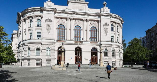 Psychoterapia ze sztuczną inteligencją - czat z Terabotem