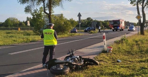 Wypadek motocyklisty w Falęcicach - kierowca jednośladu trafił do szpitala
