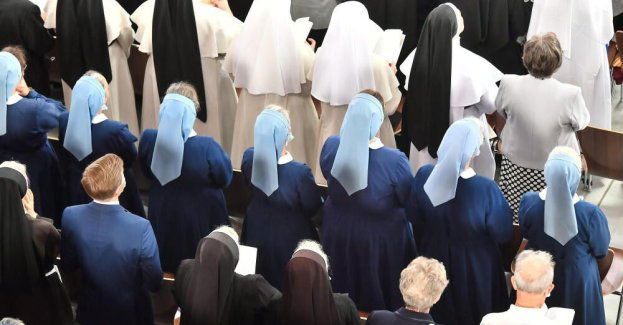 W Polsce i za granicą pracuje ponad 10 tys. zakonników, 16,6 tys. zakonnic i 1130 mniszek