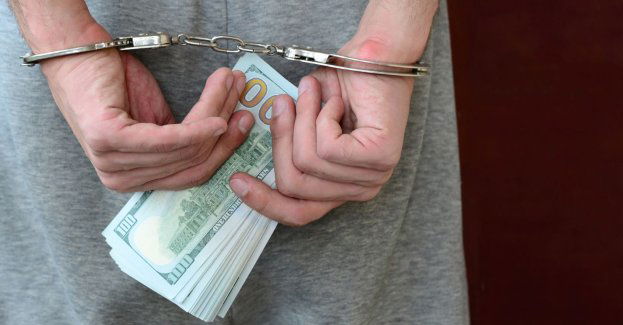 Akt oskarżenia przeciwko Patrykowi P. dotyczący 21 przestępstw