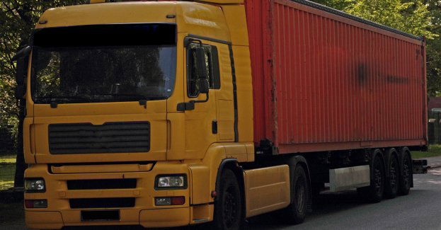 Kontrole ciężarówek przewożących odpady; na 12, w trzech były usterki