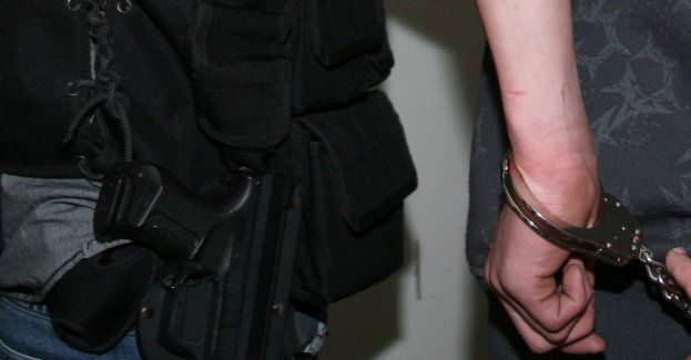 Radomscy policjanci zatrzymują osoby ukrywające się przed wymiarem sprawiedliwości. Są też tacy, którzy im za to dziękują