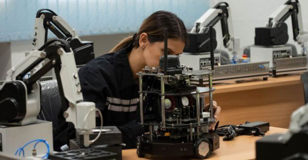 10 uczniowskich eksperymentów polski astronauta przeprowadzi w kosmosie; wśród finalistów łodzianie