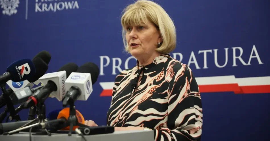 zdjęcie: Prokuratura: zarzuty i wnioski o areszt dla trzech osób zatrzymanych ws. Zondacrypto / Warszawa, 03.09.2026. Rzecznik prasowy Prokuratora Generalnego, prokurator Anna Adamiak podczas konferencji prasowej w siedzibie Prokuratury Krajowej w Warszawie, 3 bm. Briefing dot. zakończenia czynności w śląskim wydziale PZ PK ws. Zondacrypto. (aldg) PAP/Leszek Szymański