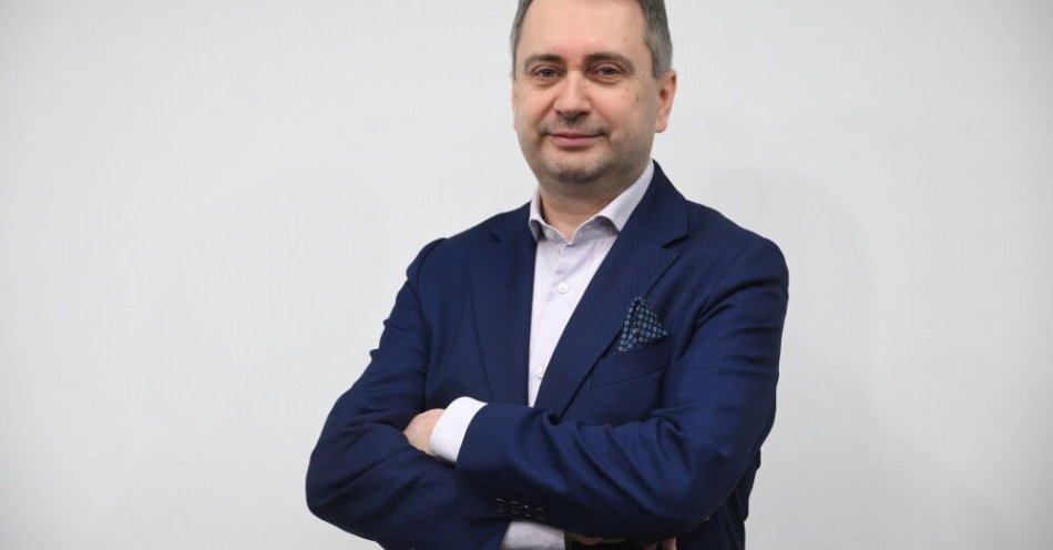 zdjęcie: Dr. Biskup: im później rozstrzygnie się kto będzie kierował Polską 2050 tym dla tej partii gorzej / Warszawa, 13.01.2026. Politolog, dr hab. Bartłomiej Biskup w siedzibie Polskiej Agencji Prasowej w Warszawie, 13 bm. Bartłomiej Biskup był gościem Studia PAP. (sko) PAP/Radek Pietruszka