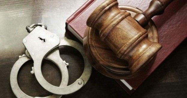 Areszt dla włamywacza. Policjanci zatrzymali w tej sprawie też pasera