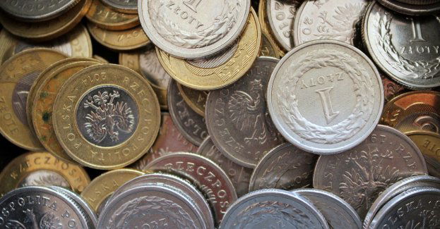 POLREGIO dziękuje pracownikom ochrony zdrowia biletami miesięcznymi za symboliczną złotówkę