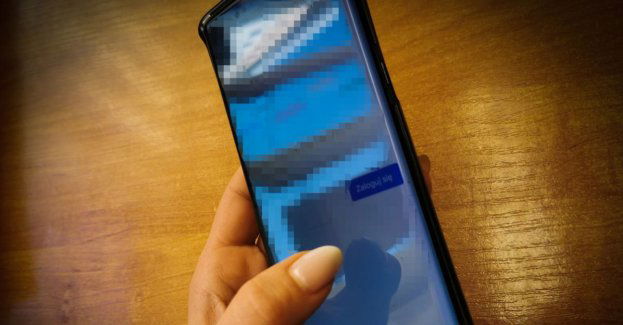 Chcąc pomóc siostrze przy sprzedaży sukienek, straciła 600 złotych