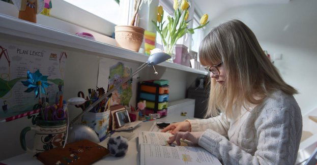 43,8 proc. Polaków za likwidacją prac domowych, 51 proc. przeciw