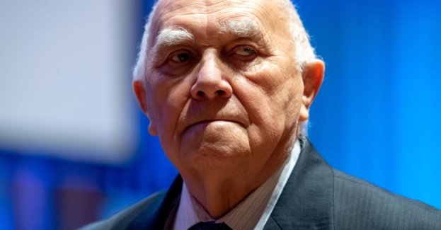 Mistrz świata Fischer w Warszawie chciał uszyć sobie garnitur
