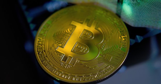 Chciał zainwestować w kryptowaluty – stracił 150 tysięcy złotych