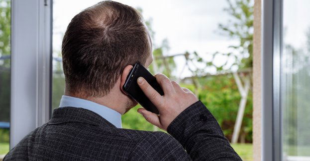 58-latka straciła blisko 50 tys. zł; uwierzyła w policyjną akcję przeciw oszustom