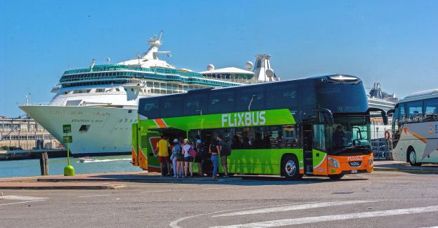 Wiosna sprzyja wycieczkom. Przed wyjazdem policjanci mogą skontrolować autokar