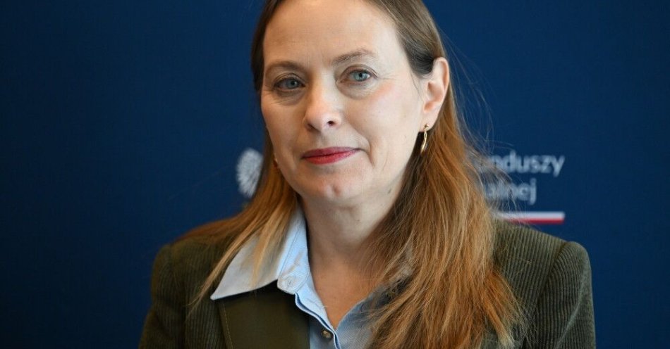 zdjęcie: Pełczyńska-Nałęcz: 38 mld zł na technologie dotyczące bezpieczeństwa, pierwsze nabory jeszcze w tym roku / Mielec, 05.01.2026. Minister funduszy i polityki regionalnej Katarzyna Pełczyńska-Nałęcz podczas briefingu prasowego w Inkubatorze Nowych Technologii IN-TECH w Mielcu, 5 bm. Temat 