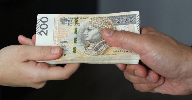 85-latkowie chcieli pomóc córce, a stracili 40 tys. zł