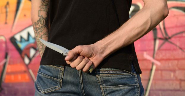 Groził nożem pracownikom marketu i interweniującym policjantom