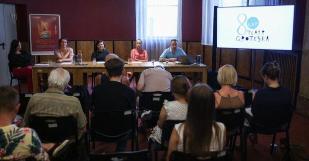 Symbole Krakowa i maszkarony bohaterami nowych spektakli w Teatrze Groteska