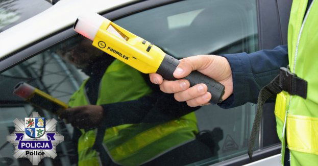 Wpadł na radar - bez uprawnień, ważnego przeglądu, za to z promilami