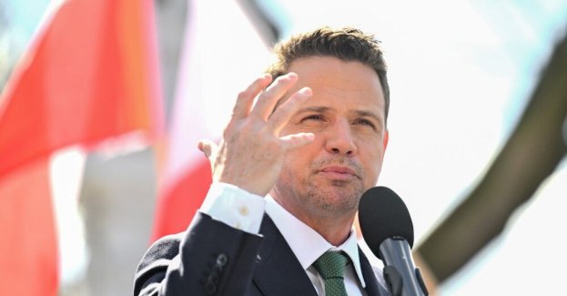 Trzaskowski z certyfikatem szkolenia "Trenuj z wojskiem"