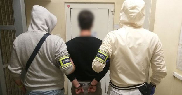 Zmusili mężczyznę, żeby przelał im pieniądze. Odpowiedzą za wymuszenie rozbójnicze