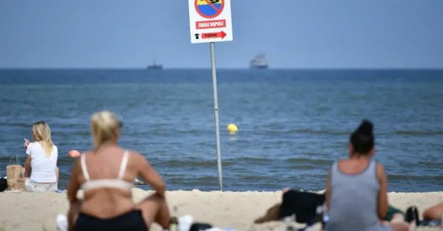 Zakaz wchodzenia do wody na trzech morskich kąpieliskach