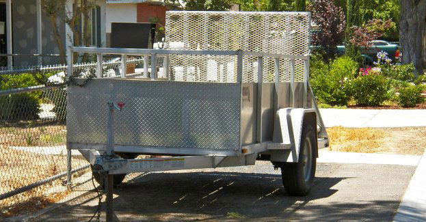 Niecodzienna kolizja z przyczepą