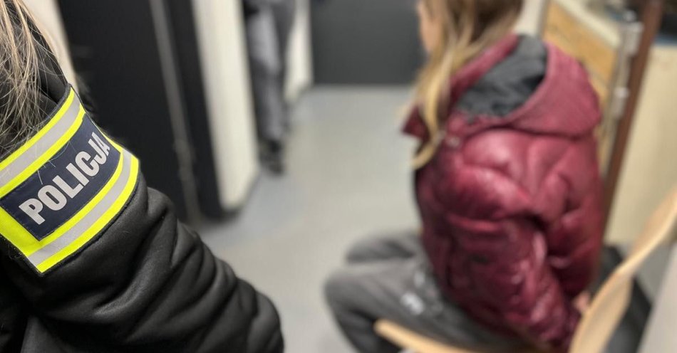 zdjęcie: Ujęcie sklepowego złodzieja ujawniło poszukiwaną 21 latkę / fot. KMP w Łodzi
