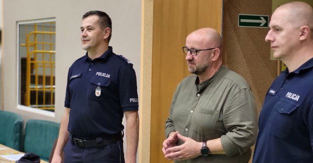Uczniowie sprawdzili się w teście sprawności fizycznej policjanta
