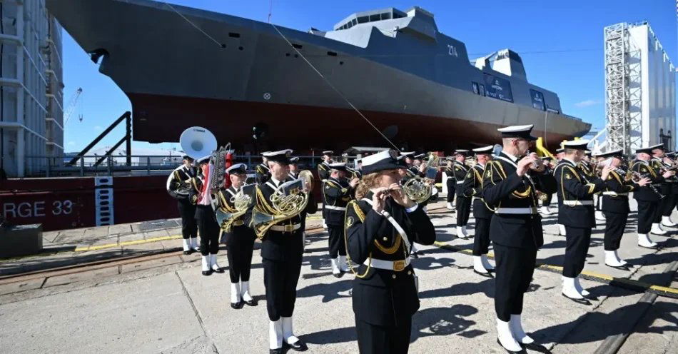 zdjęcie: Chrzest fregaty ORP „Wicher” z udziałem m.in. prezydenta i premiera / Gdynia, 12.08.2026. Ceremonia chrztu fregaty wielozadaniowej ORP Wicher, 12 bm. w PGZ Stoczni Wojennej w Gdyni. ORP Wicher jest pierwszą z trzech wielozadaniowych fregat nowej generacji budowanych w ramach programu „Miecznik”. (mr) PAP/Andrzej Jackowski