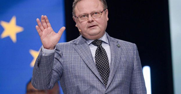 Ustawa kompetencyjna jest niekonstytucyjna; pominiemy ją