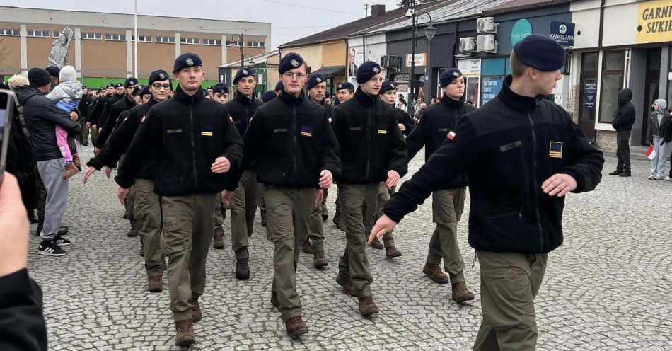 zdjęcie: Marsz Niepodległości w Hrubieszowie i ślubowanie kadetów / fot. KPP Hrubieszów