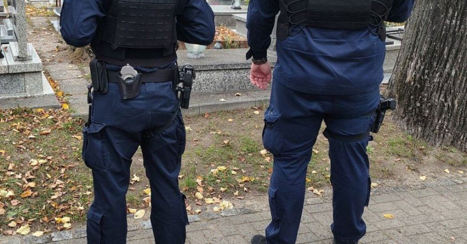 zdjęcie: Bezpieczne Wszystkich Świętych w powiecie głubczyckim / fot. KPP Głubczyce
