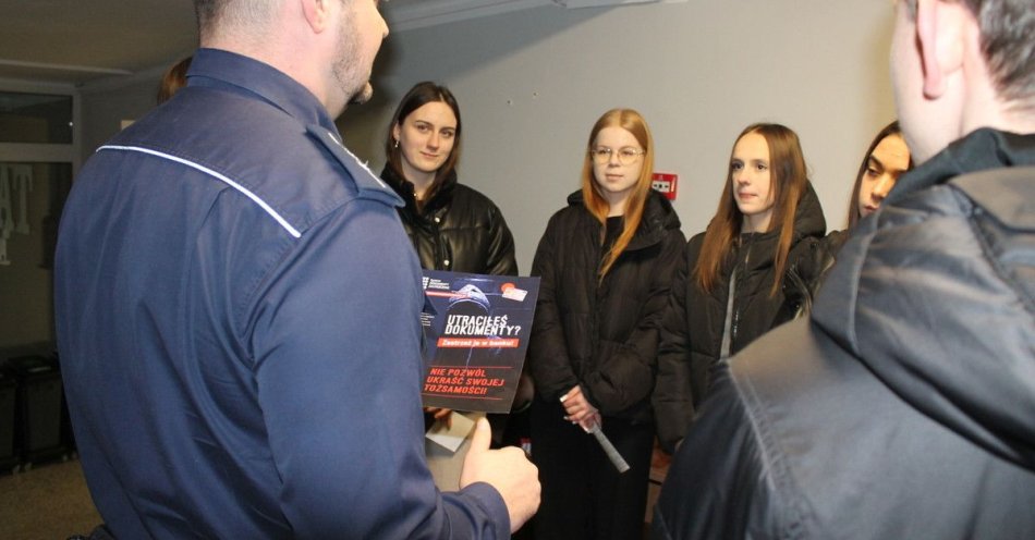 zdjęcie: Debata w Pyrzycach o bezpieczeństwie w erze dezinformacji / fot. KPP w Pyrzycach