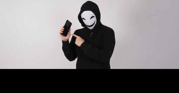 Mamo czy możesz do mnie napisać? Telefon wpadł mi do ubikacji”. Tym sposobem oszuści wyłudzili prawie 2 tysiące złotych