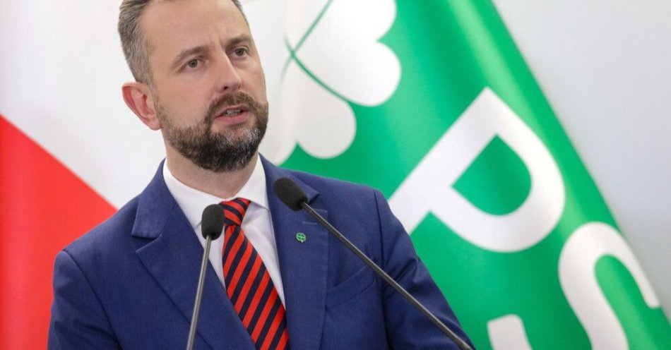 zdjęcie: Kosiniak-Kamysz: PSL jest siłą napędową rządu / Warszawa, 10.12.2025. Wicepremier, minister obrony narodowej Władysław Kosiniak-Kamysz podczas konferencji prasowej PSL podsumowującej dwa lata pracy ministrów, 10 bm. w siedzibie ugrupowania przy ul. Smolnej w Warszawie. (sko) PAP/Tomasz Gzell