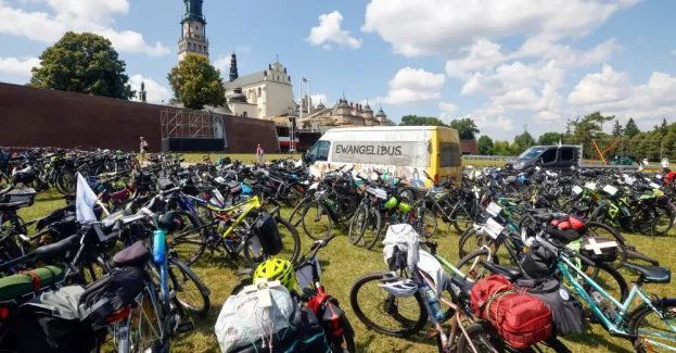W poniedziałek na Jasną Górę z Warszawy wyruszą pątnicy rowerowi