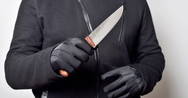 Zarzut zabójstwa dla 19-latka, który śmiertelnie ugodził nożem kobietę – ofiarę i podejrzanego łączyły związki rodzinne