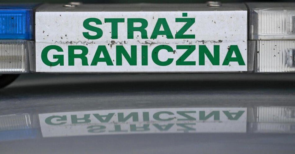 zdjęcie: SG: Dwóch Białorusinów w areszcie w związku z przemytem papierosów balonami meteorologicznymi / Jasionka, 23.10.2025. Samochód straży granicznej w Porcie Lotniczym im. Rodziny Ulmów w Jasionce, 23 bm. (dd/zkoc) PAP/Darek Delmanowicz